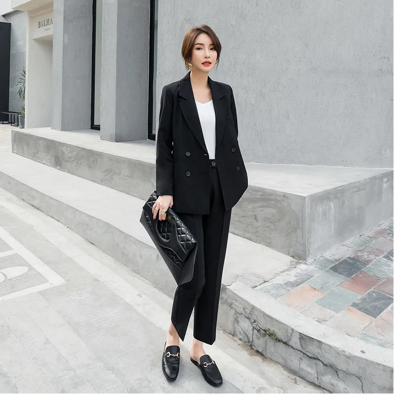 Женский двубортный блейзер с отложным воротником и длинными брюками | Женская