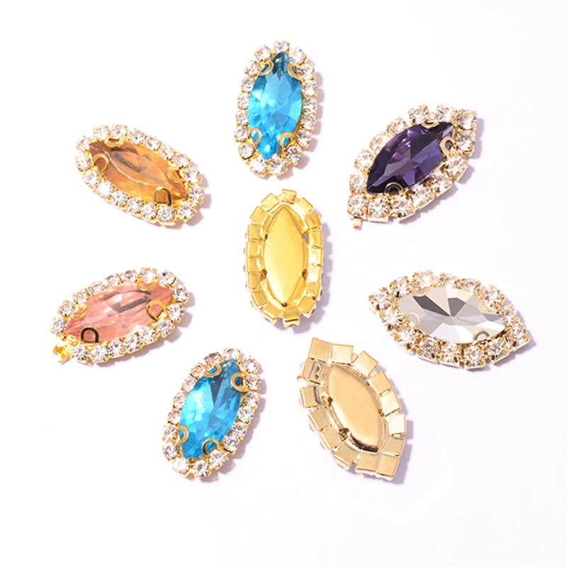 Украшение в виде конского глаза стразы с золотыми кристаллами кружева шитье