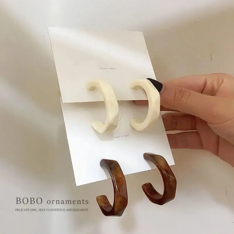 

Acrylic hoop earrings women 2020 new fashion stud earrings retro trend stud earrings women trend twist elegant ring earrings