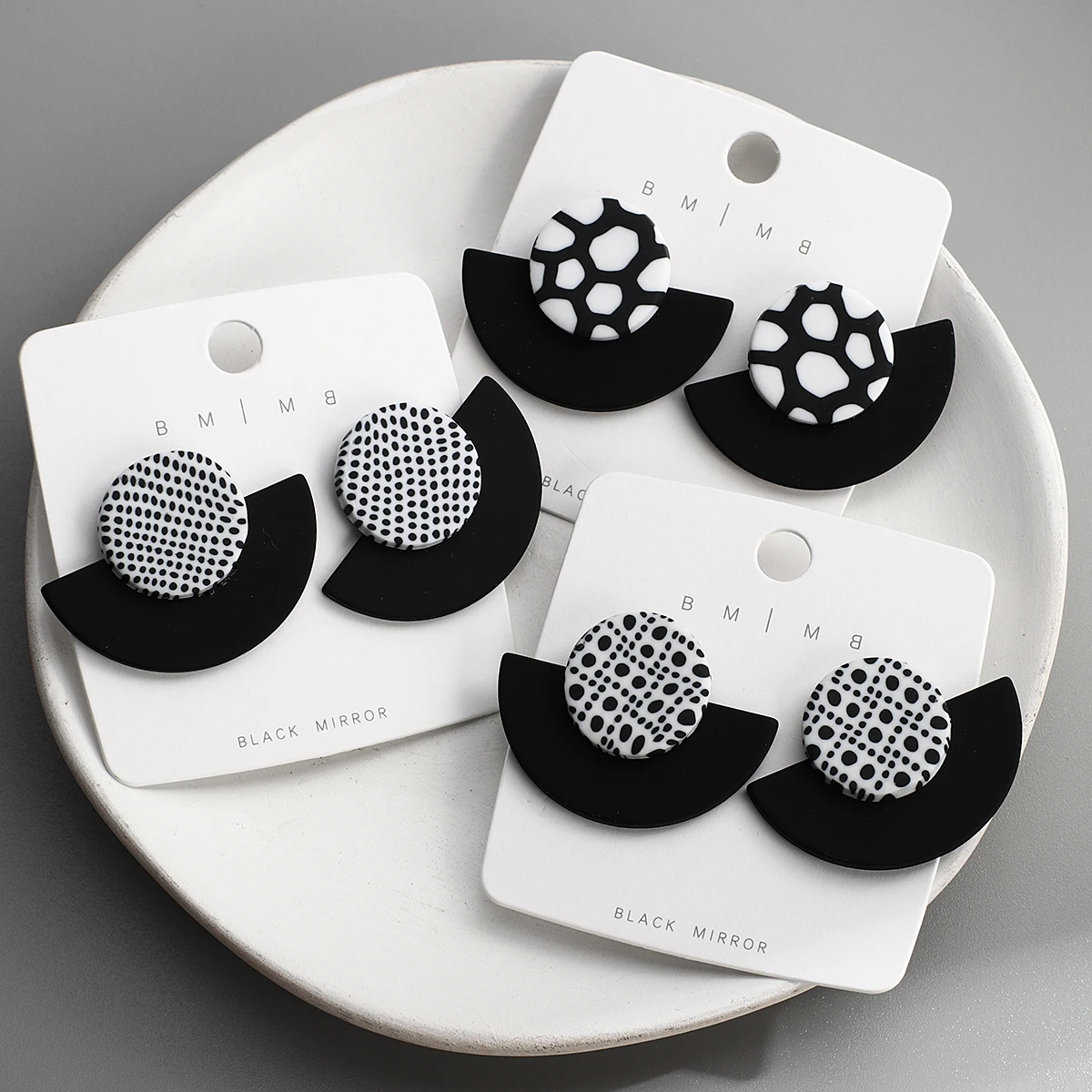 

AENSOA 2021 Sector Black White Print Dots Polymer Clay Drop Earrings For Women Fashion Geometric Earring Pendant Party Jewelry