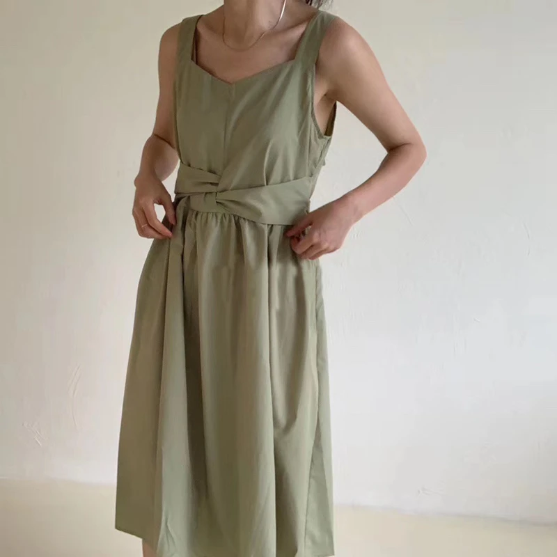 Платье-миди женское летнее однотонное с круглым вырезом и узлом на талии |