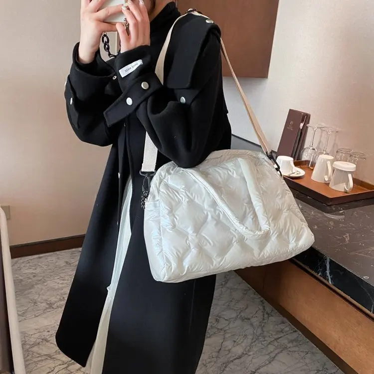 

2021 New Winter Single Shoulder Tote Women Space Cotton Handbags Feather Down Bag Bright Ladies Bag Sac A Main Bolsa Feminina