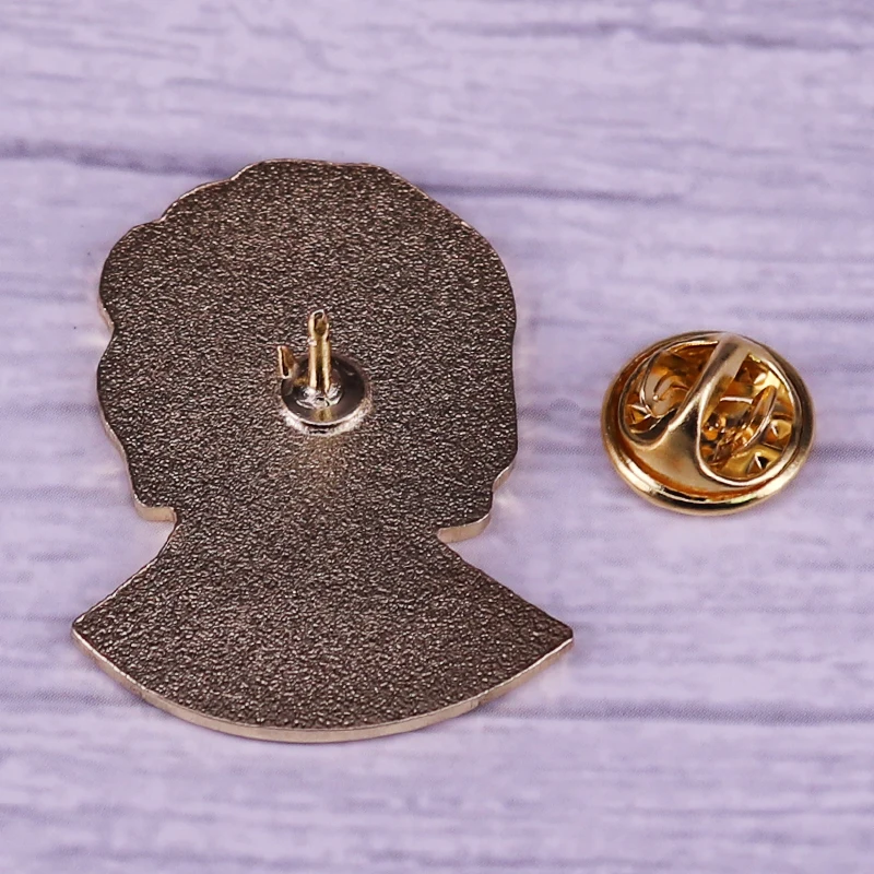 Все в порядке с тирионом ланнистером небольшим количеством вина на животе эмалью