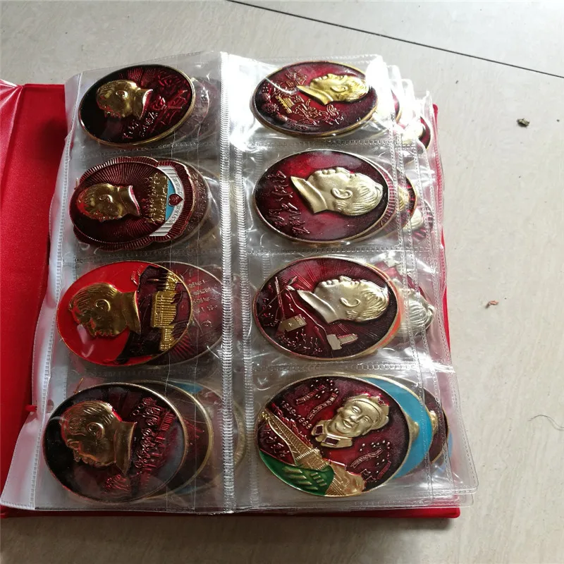 Набор памятных медалей председателя Мао старый Культурный революцию в Китае |