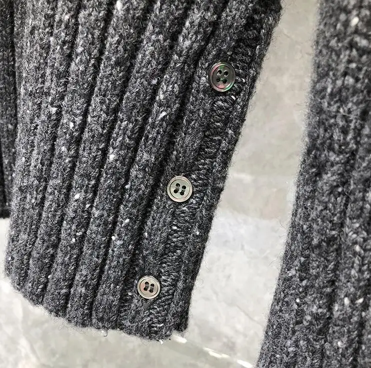 

TB THOM BULUO Brand Sweaters Men Slim Fit O-Neck Pullovers Clothing Striped Pure Wool Thick Winter Casual Coat Ins