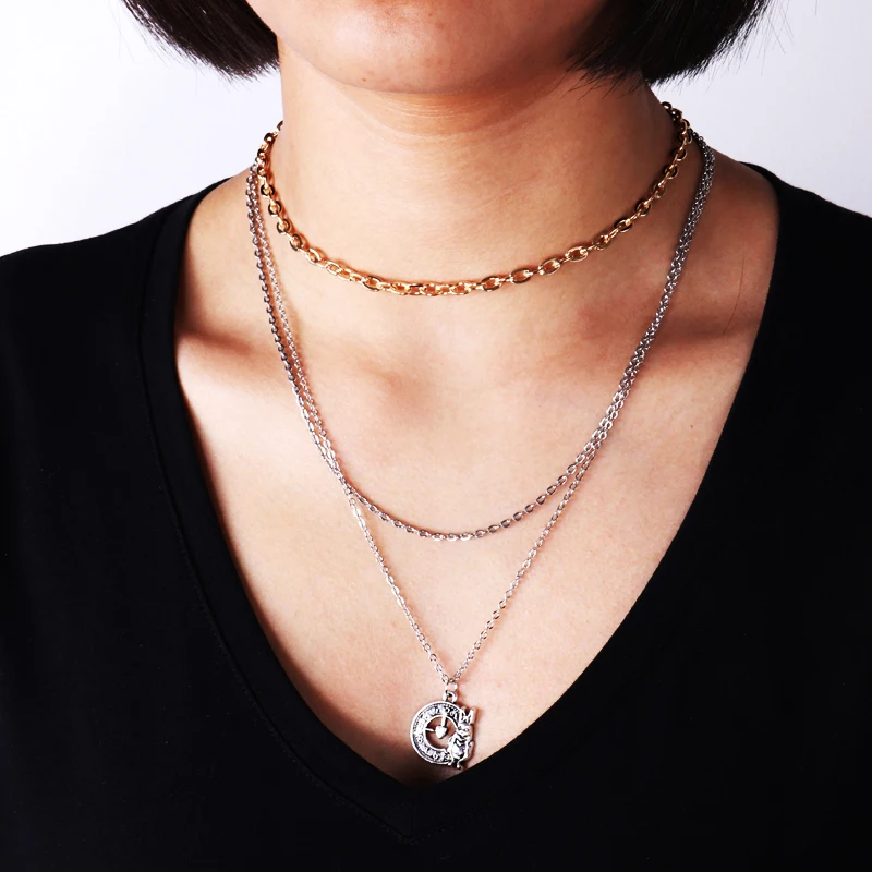 Простое стильное многослойное ювелирное изделие на цепочке до ключиц звёзды