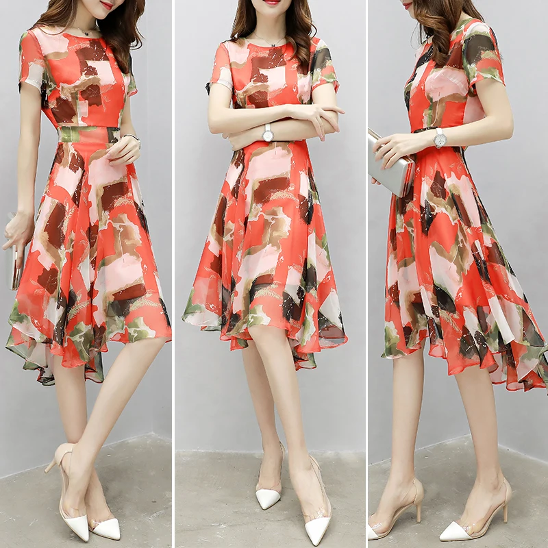 Повседневное платье миди с круглым вырезом и принтом линии летнее коктейльное