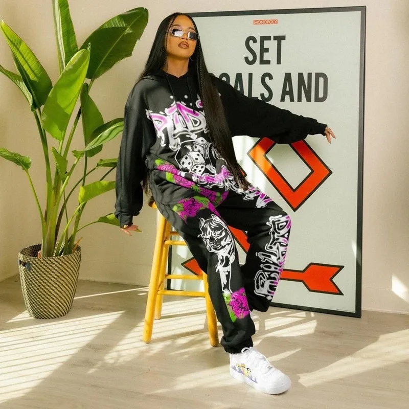 

Women Two-piece Set Graffiti Print Loose Hoodies and Baggy Sweatpants Black High Street Jogging Pants Matching Suit Set Outfits