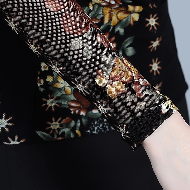 Женская блузка с длинным рукавом черная сетчатая V образным вырезом и принтом