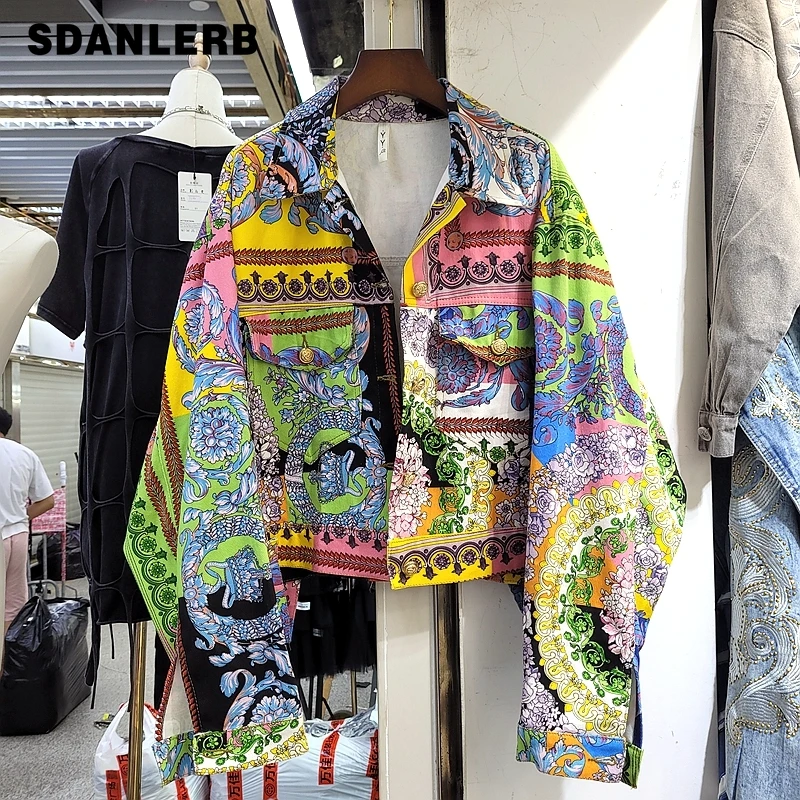 

Новинка Осень 2021, короткая джинсовая куртка с принтом, женская короткая куртка с длинным рукавом в стиле ретро, модная Свободная джинсовая к...