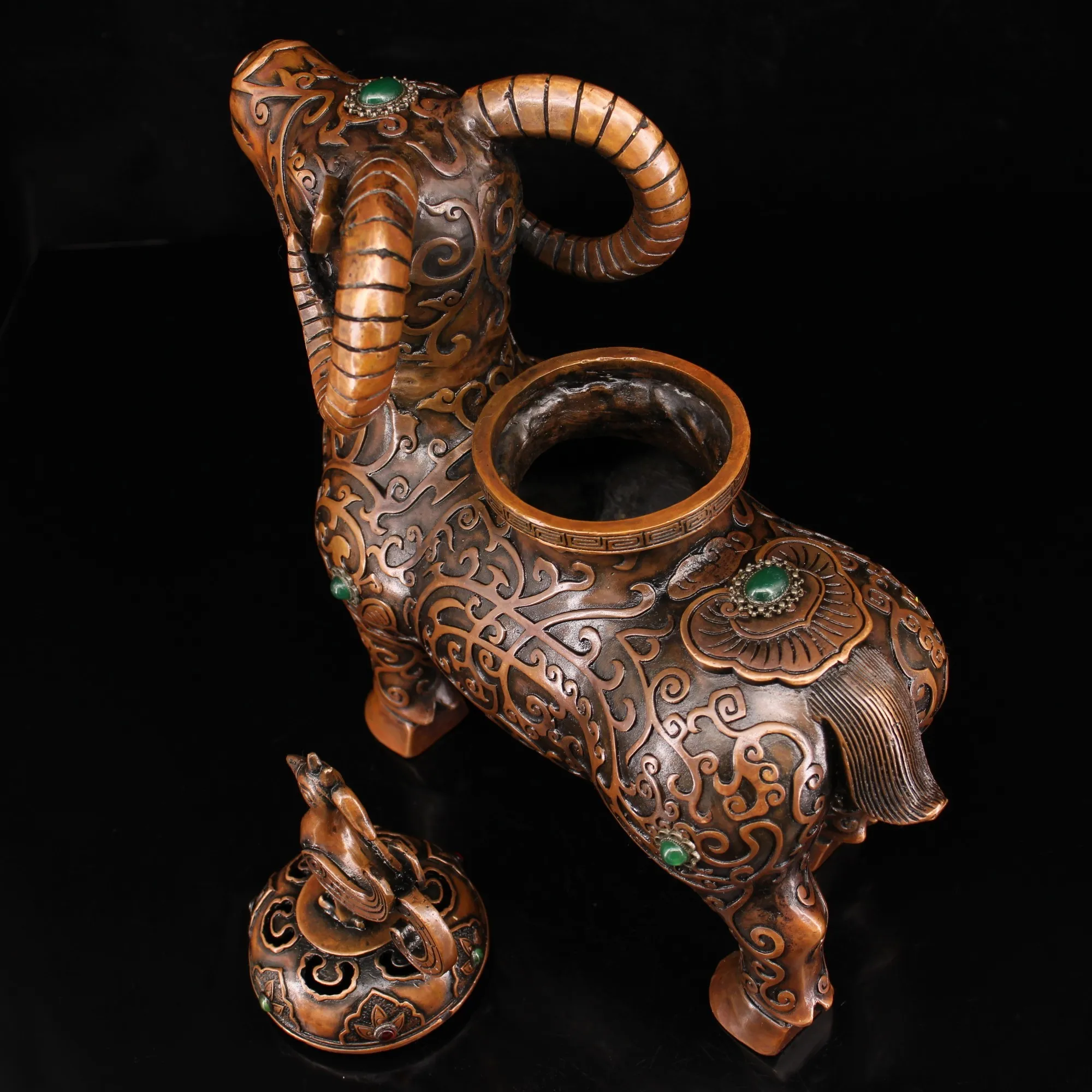 

Wedding decoration collection of old pure copper, pure copper, hand-made gem-set sheep incense burner