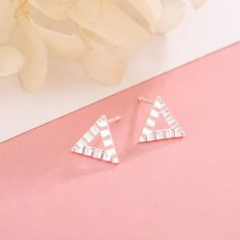 

S925 pure silver earrings Hollow triangle Japan and South Korea fresh fashion earring temperament with earrings female E203