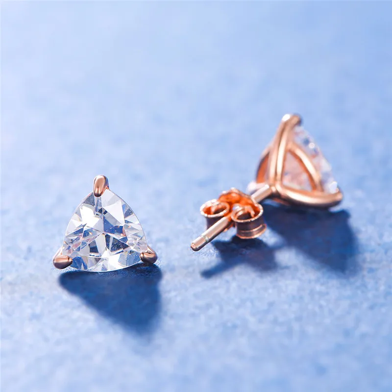 Милые женские маленькие треугольные серьги-гвоздики с кристаллами серьги из