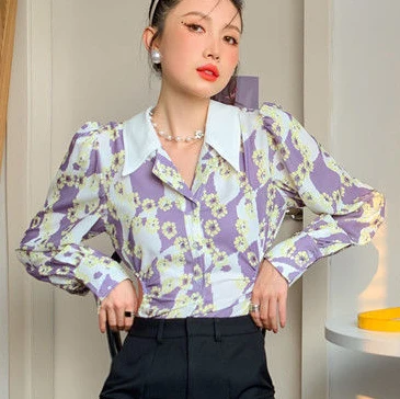 

Spring 2021 new Hong Kong style exposed waist retro purple print design sense minority French shirt women shirts blouses