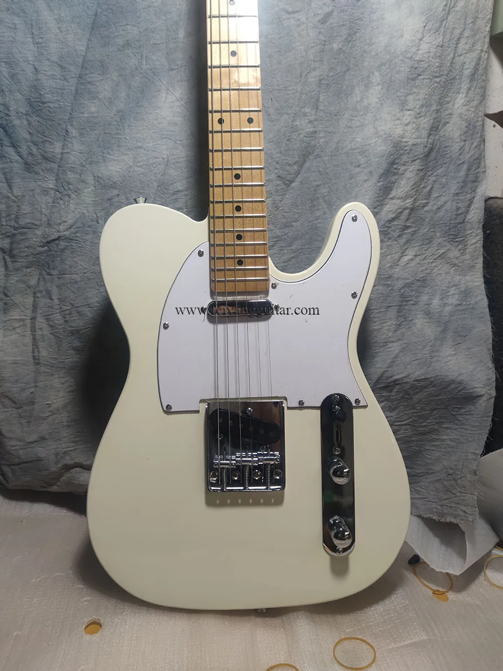 Высококачественная электрическая гитара молочная белая краска Кленовая шейка