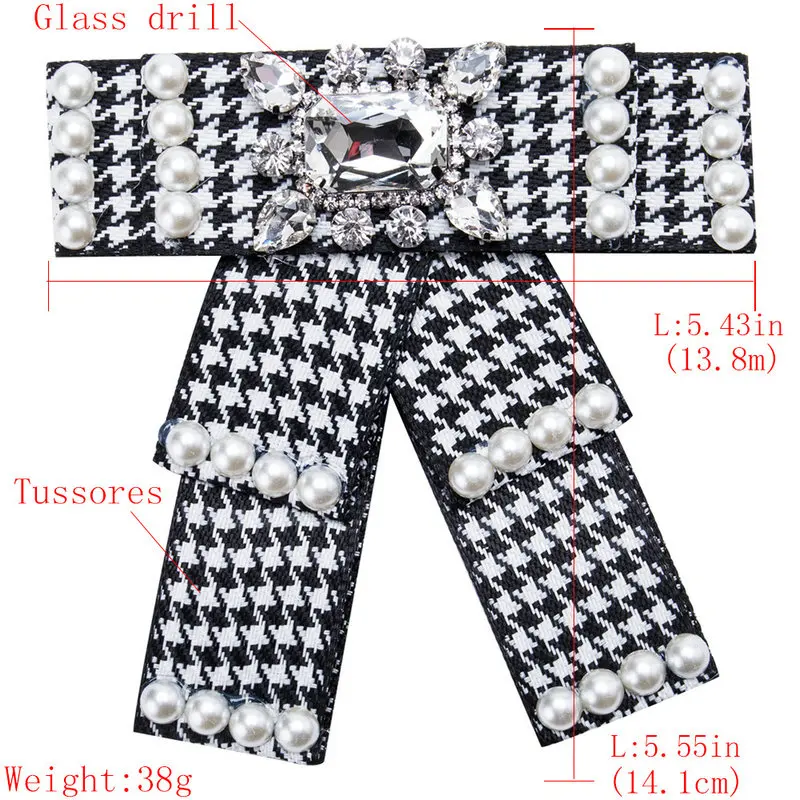 Модная брошь из ленты с большим кристаллом и жемчугом в студенческом стиле