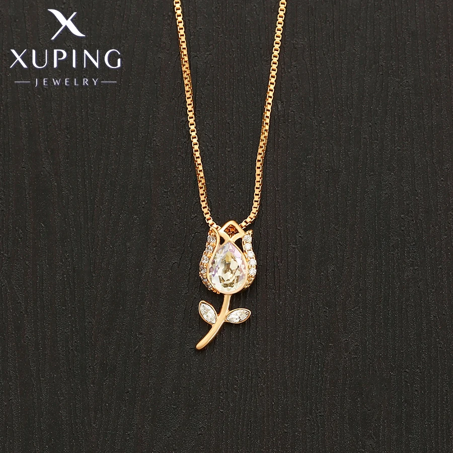 

Xuping Jewelry Fashion New Arrival Flower Shape Crystal Pendant Necklace of Gold Color A00553431