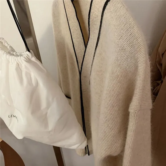 

Spring Autumn Vingtage Strip Single Breasted Pocket Loose Knitted Warm Women Lady Female Cardigan Sweater