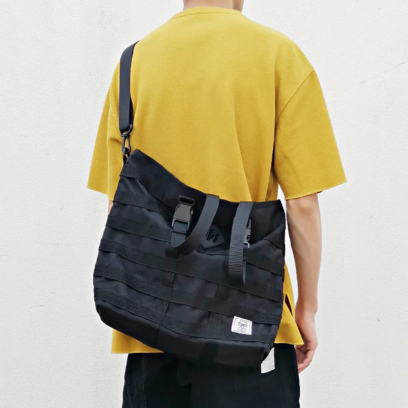 Трендовая сумка на плечо унисекс вместительная мужская сумочка прочная