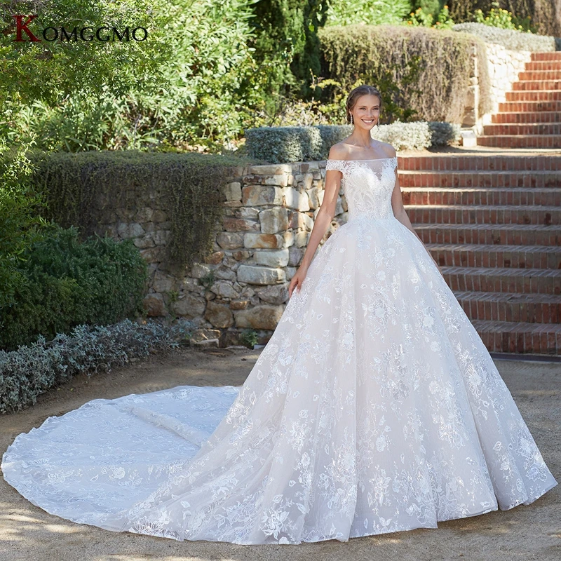 

Свадебное платье с вырезом лодочкой, вышивкой и аппликациями, из тюля, со шлейфом, на заказ, с открытыми плечами, на шнуровке