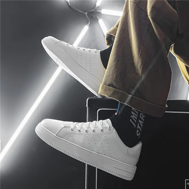 

2021 Spring and Autumn New Fashion White Shoes Korean Comfortable Flat Casual Men's Outdoor Sports Shoes Men's Shoes