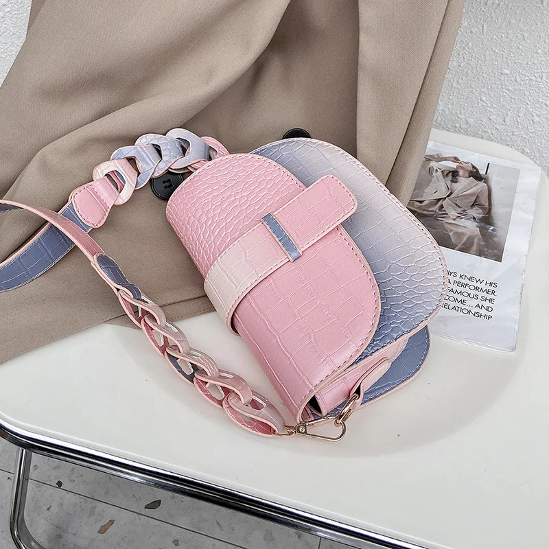 

Crocodile Pattern Braided Shoulder Strap PU Leather Saddle Crossbody Bags For Women 2021 Summer Gradient Shoulder Handbags