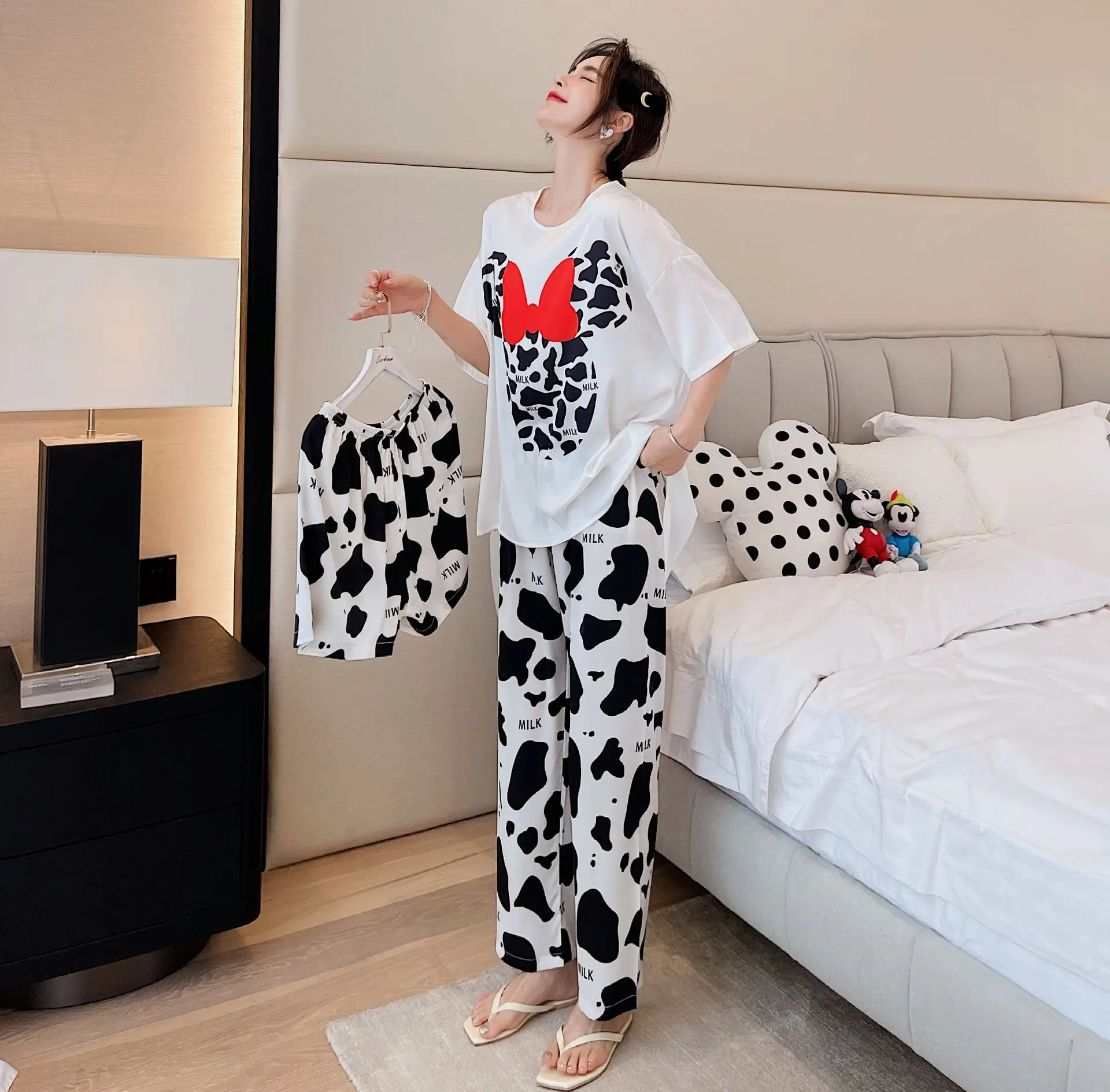 

Pizama Damska Komplet Three Piece Set Summer Cute Nachtkleding Vrouwen Sexy Sleep Wear Satin Pajamas for Women Home Service Suit
