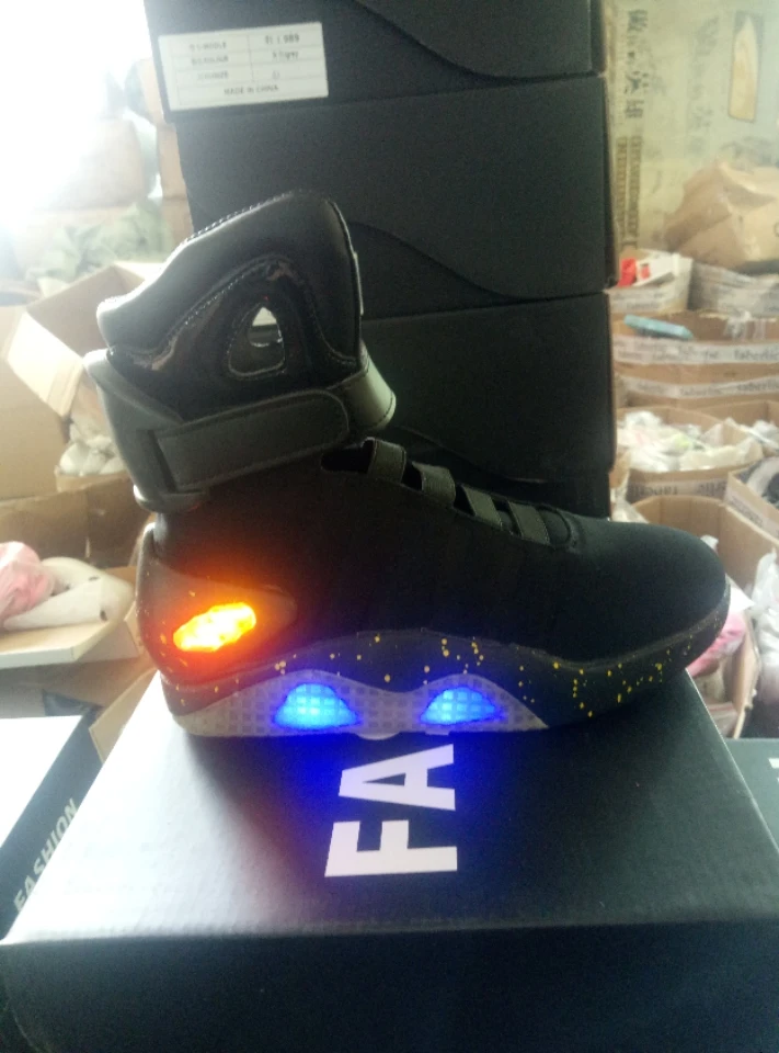 Новинка года; ботинки будущего Маскарадного костюма Marty McFly; кроссовки; Светодиодный светильник; светящаяся обувь для костюмированной вечеринки; подзаряжаемые подарки на день рождения