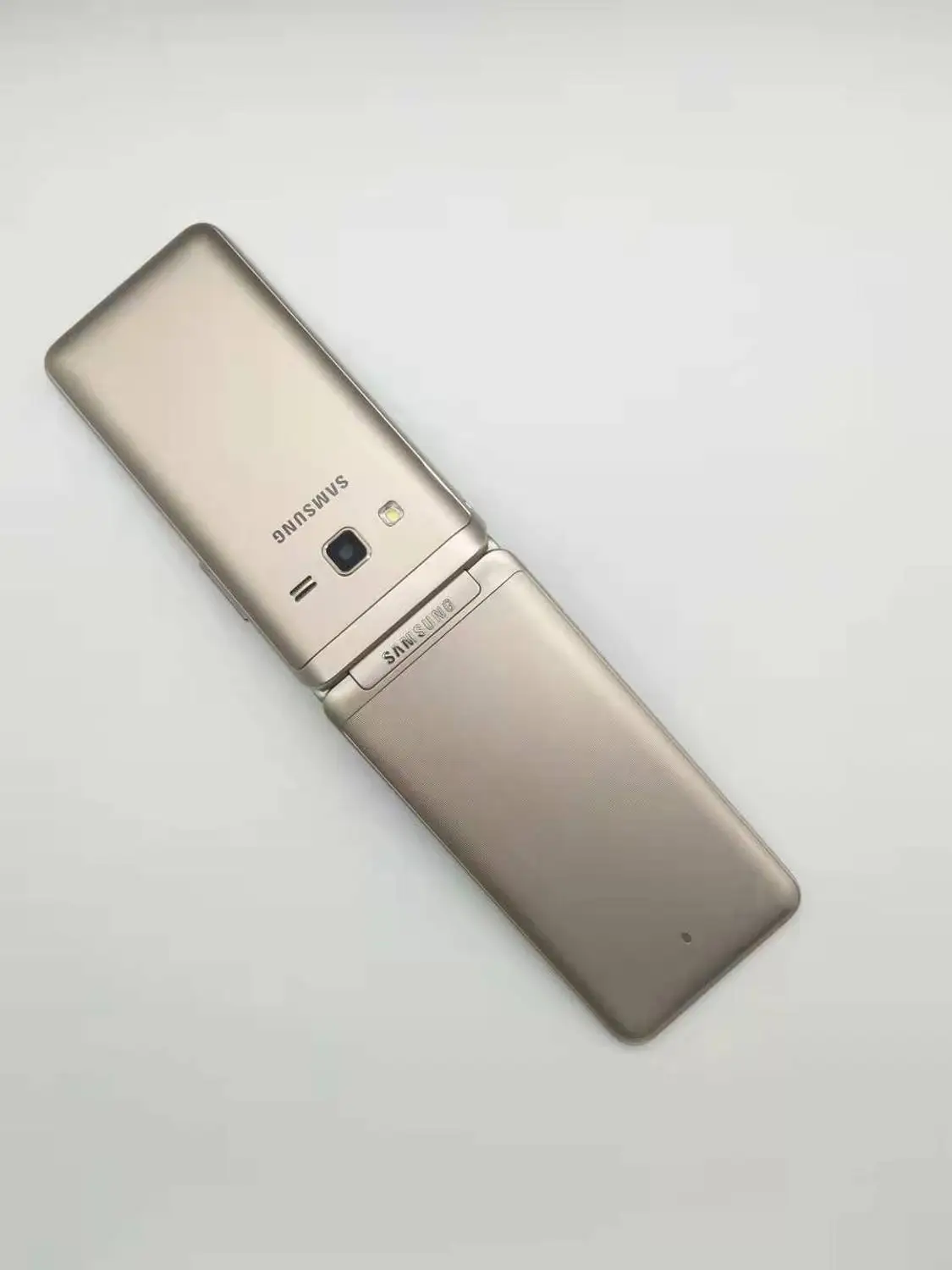samsung Galaxy папка G1600, две sim-карты, четырехъядерный процессор, 2 Гб ОЗУ, 16 Гб ПЗУ, 8,0 МП, 3,8 дюйма, Android 6,0, смартфон с откидной крышкой, отремонтированный