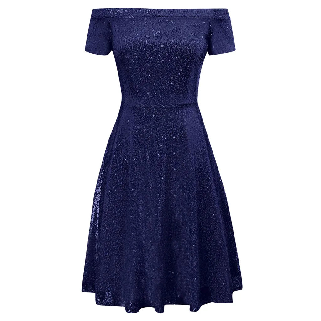 Женское платье с открытыми плечами и короткими рукавами блестками