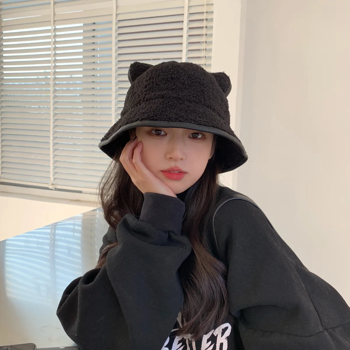 

шапка Winter Women's Bucket Hat Lamb Wool Cute Cat Ear Hat Panama Hat PU Leather Warm Sun Fishing Hat Fisherman Cap for