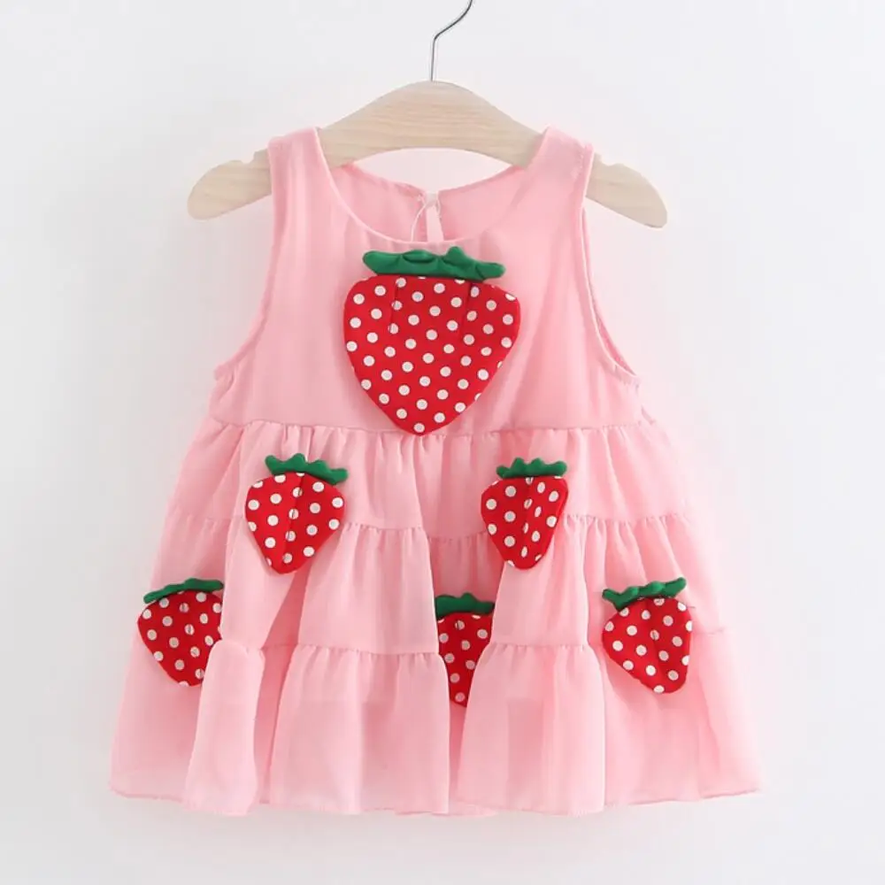 

Летнее платье для маленьких девочек, милые модные повседневные Костюмы с рисунком клубники, детские костюмы без рукавов