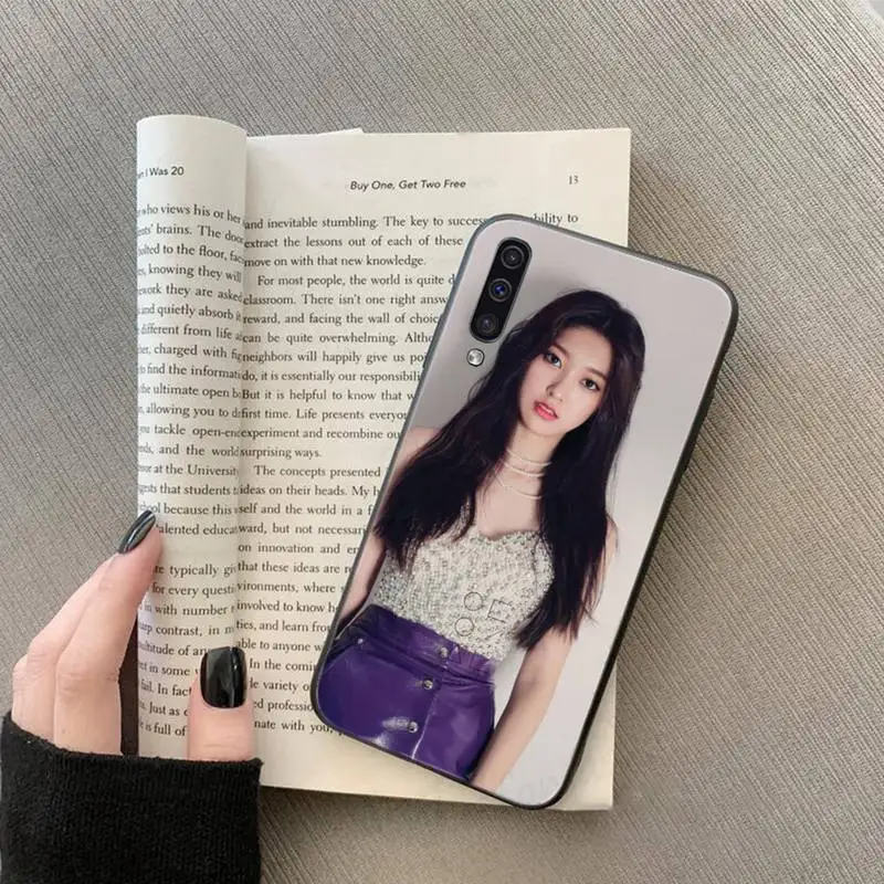 

Carcass Best Loona Hyunjin YVES Phone Case For Samsung galaxy S 7 8 9 10 20 edge A 6 10 20 30 50 51 70 note 10 plus
