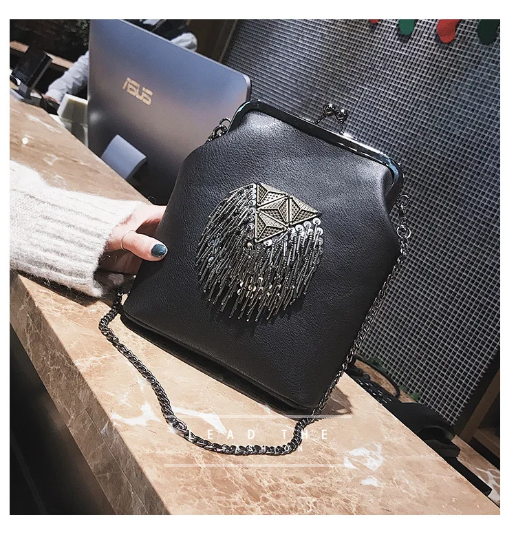 

2020 Retro Metal Tassel Women High-Quality Pu Leather Evening Bags Chain Female Shoulder Bag Small Ladies' Crossbody Bag New
