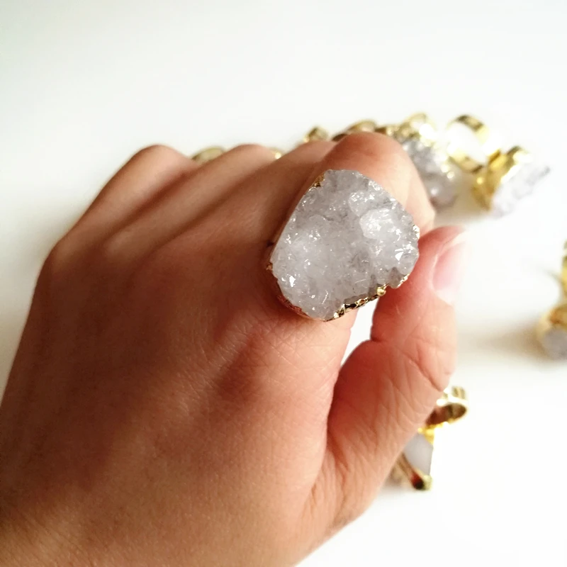 Новое геометрическое кольцо с натуральным кварцевым кристаллом | Украшения и