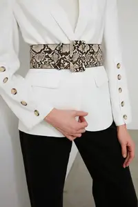 Кожаный пояс с пряжкой и змеиным узором TWOAW21KE0091