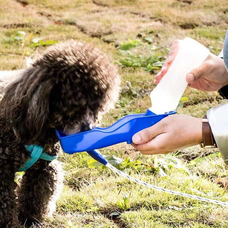 

250ml/500ml Pet Dog Water Bottle Plastic Portable Water Bottle Pets Outdoor Travel Drinking Water Feeder Bowl Foldable