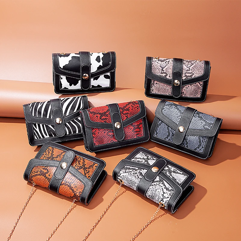 

Женская сумка через плечо, компактный кожаный переносной конверт на ремне с квадратной пряжкой из змеиной кожи, с принтом зебры