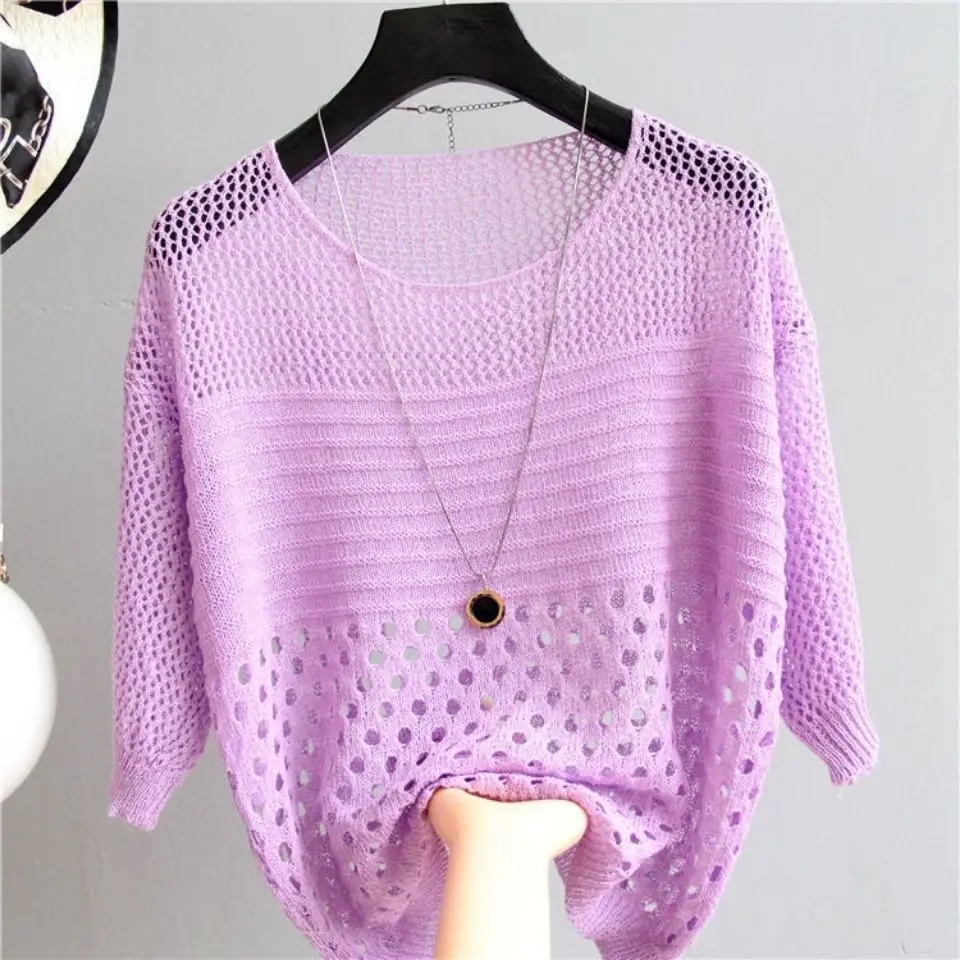 

Spring And Summer New Pullover Women's Solid Color Thin Section Hollow Five-Point Sleeve Sweater Fashion Loose Top With Pendant