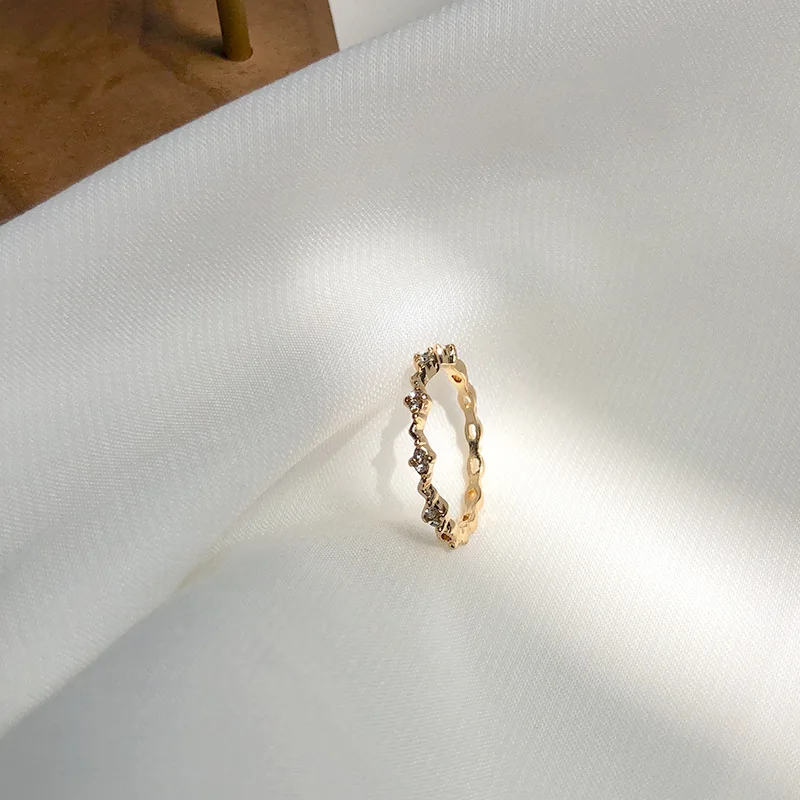 Мода металлическое кольцо текстура личность палец модная женская обувь высокого