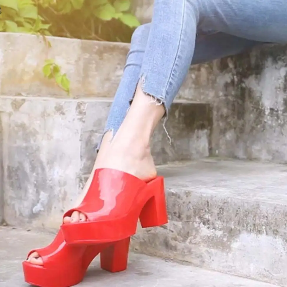 Женские босоножки Koovan Новинка лета 2021 модная домашняя обувь на танкетке с