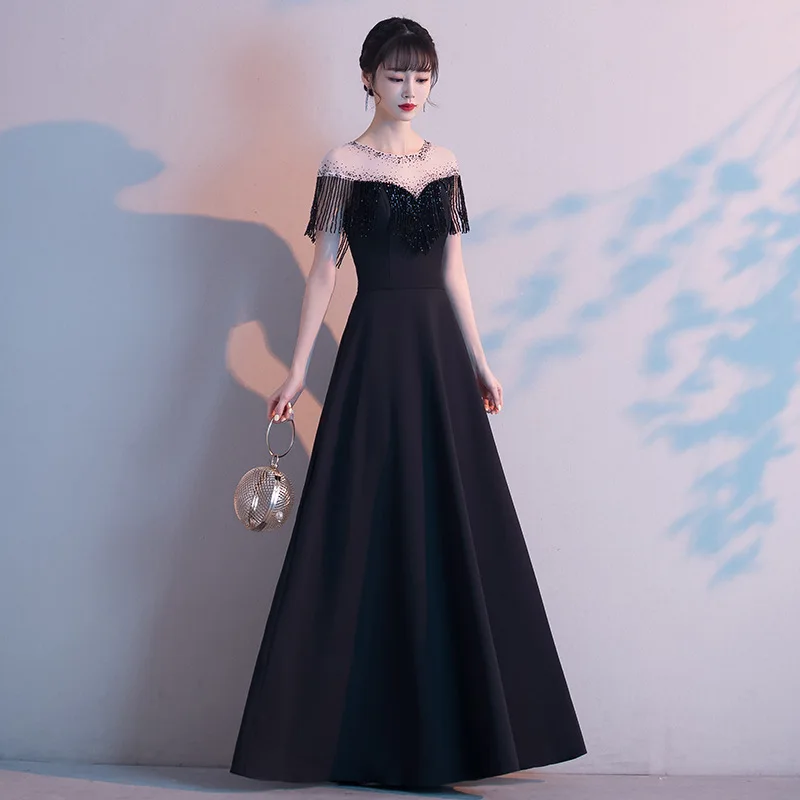 

Burgundy Elegant O-Neck Long Formal Party Dress Office Lady Exquisite Tassel A-Line Dresses Diamonds Trim Backless Banquet Gown