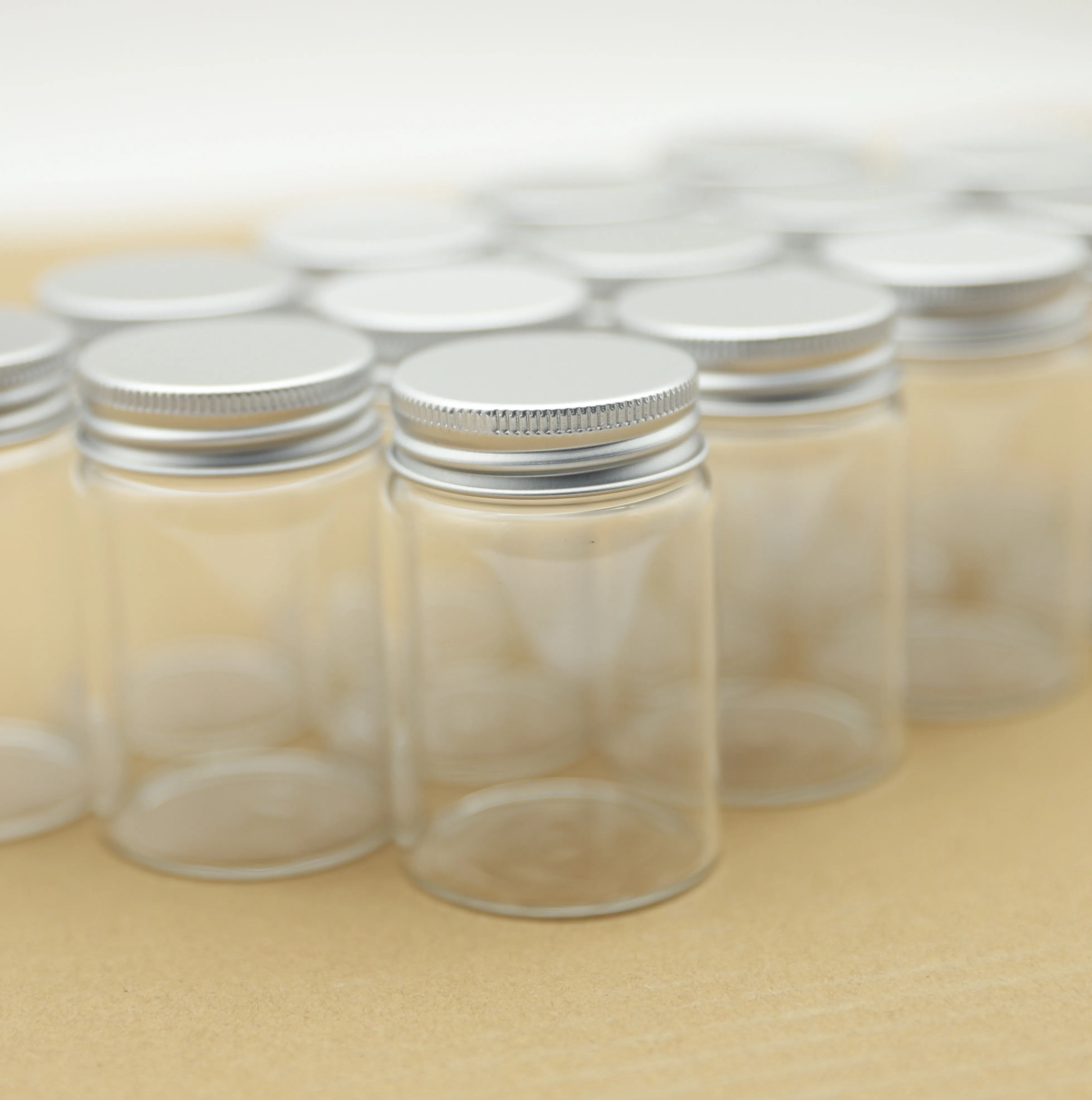 

6 Pieces 47*70mm 80ml Small Glass Bottle Jars Mini Bottles Silver Screw Cap DIY Craft Transparent Candy jars empty Vial bottles