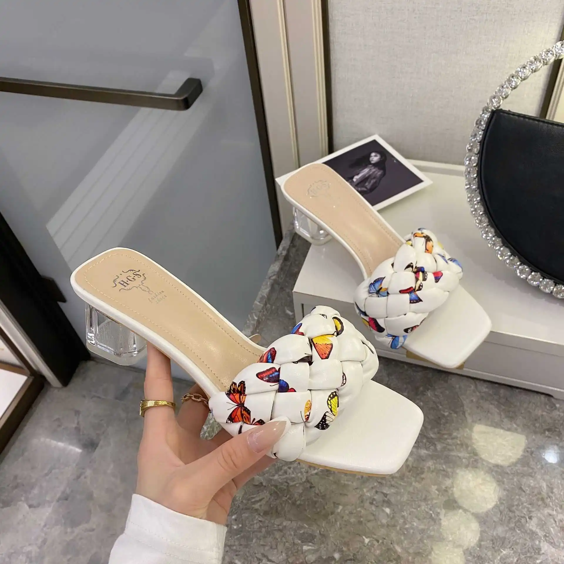 

2021 summer new knitting transparent crystal sandals with thick heel