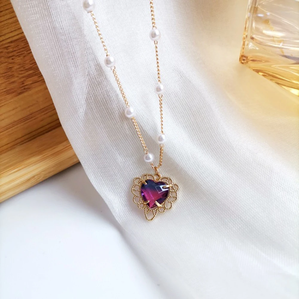 

2021 European And American Retro Style Fashion Personality Heart Shape Pendant Necklace Female Romantic Valentine's Day Gifts