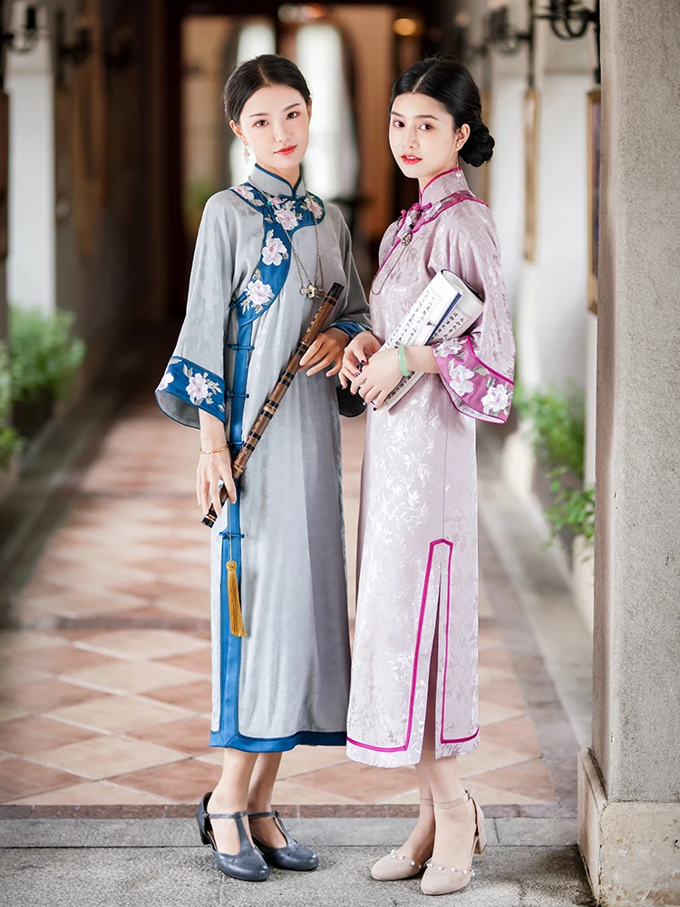 

Republic of China Embroidered cheongsam