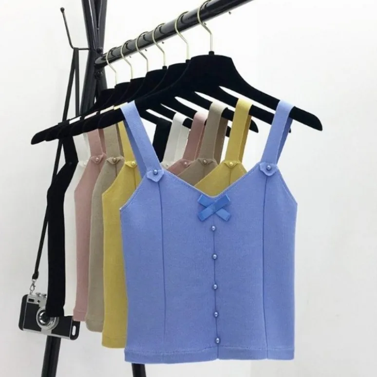 

Good-looking Summer Girl With A Good Night, Butterfly Short Knit Vest