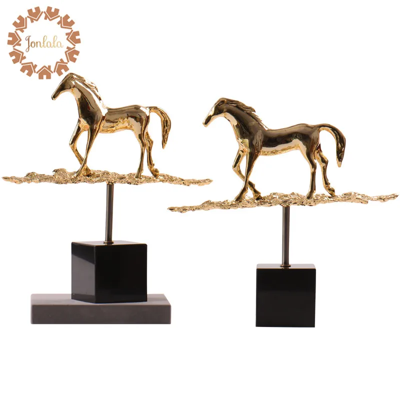 

Creative Home Golden Horse to Success Decor Abstract Metal Horse Decor Figurine Decorative Metal Statue Best Xmas Gift