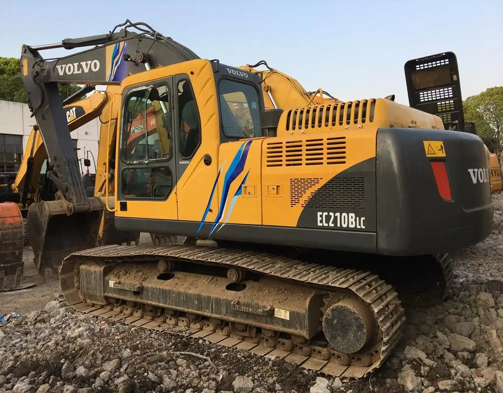 Подержанный японский экскаватор volvo EC210BLC 20t для продажи на площадке в