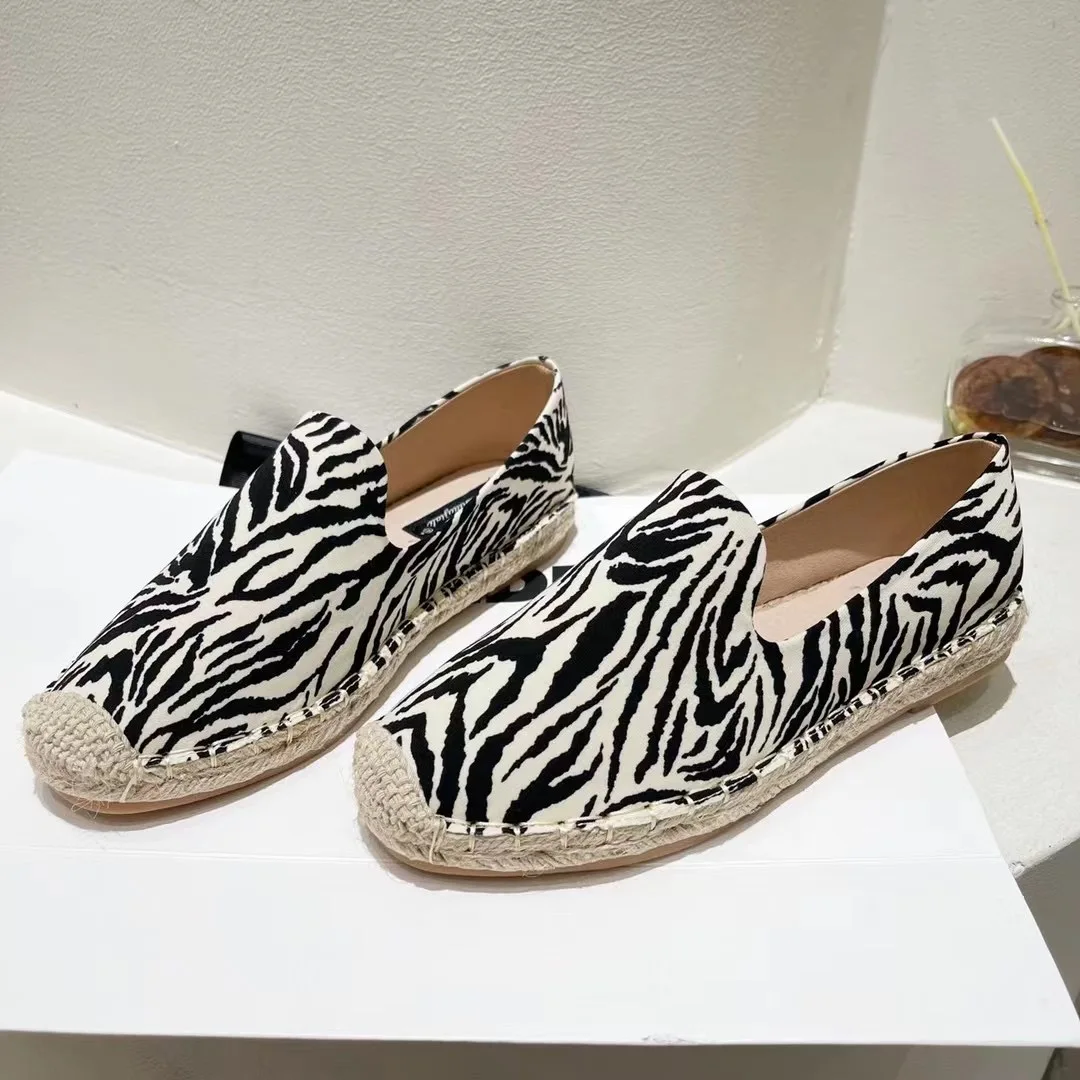 

Женские мокасины на платформе, дизайнерские лоферы в полоску, с принтом зебры, без шнуровки, эспадрильи, балетки, повседневная обувь на осен...